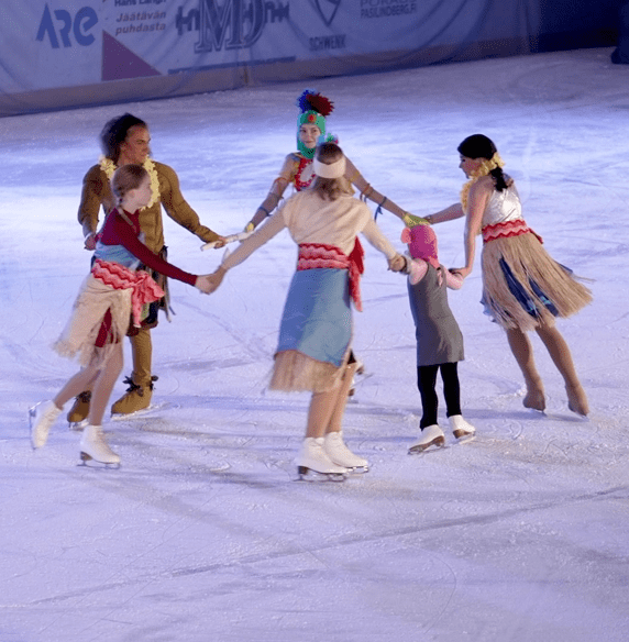 Parsport taitoluistelujaosto päätti kautensa upeaan kevätnäytökseen!
